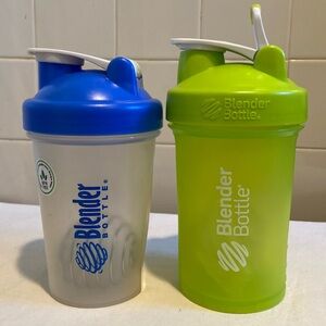 🌺 2 Blender Bottle